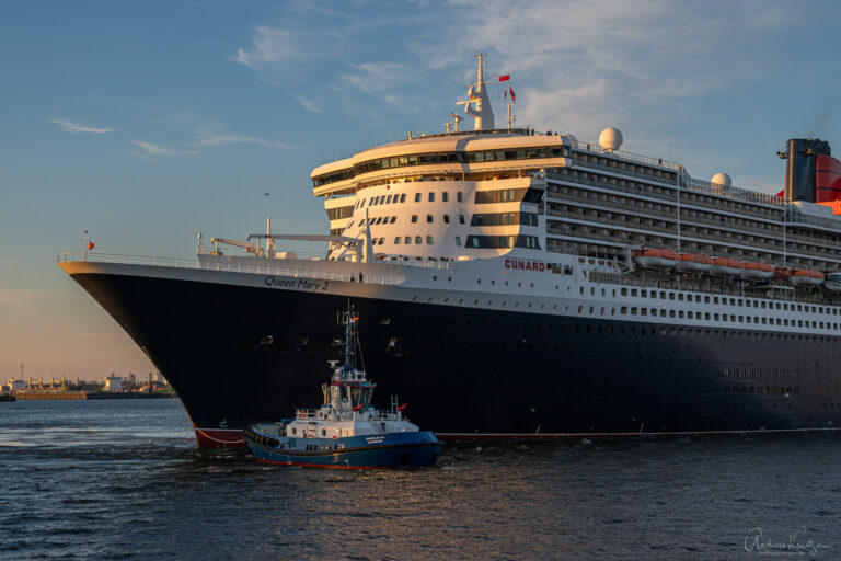 Queen Mary 2 in Hamburg am 09.05.2023