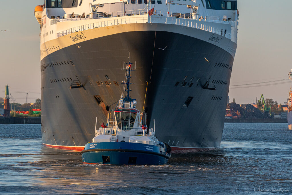 Queen Mary 2 in Hamburg am 09.05.2023